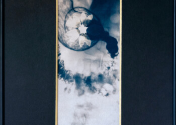 Sans titre, Technique mixte (cyanotype viré, peinture acrylique) sur papier aquarelle Arches grain fin 300g/m2, 31 X 41 cm (encadré), 2024, pièce unique ecumeDesJours
